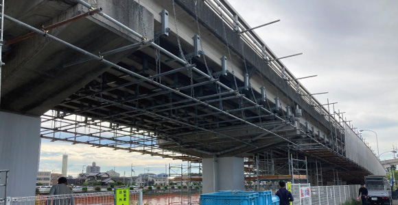 道路整備・橋梁補修工事での足場施工